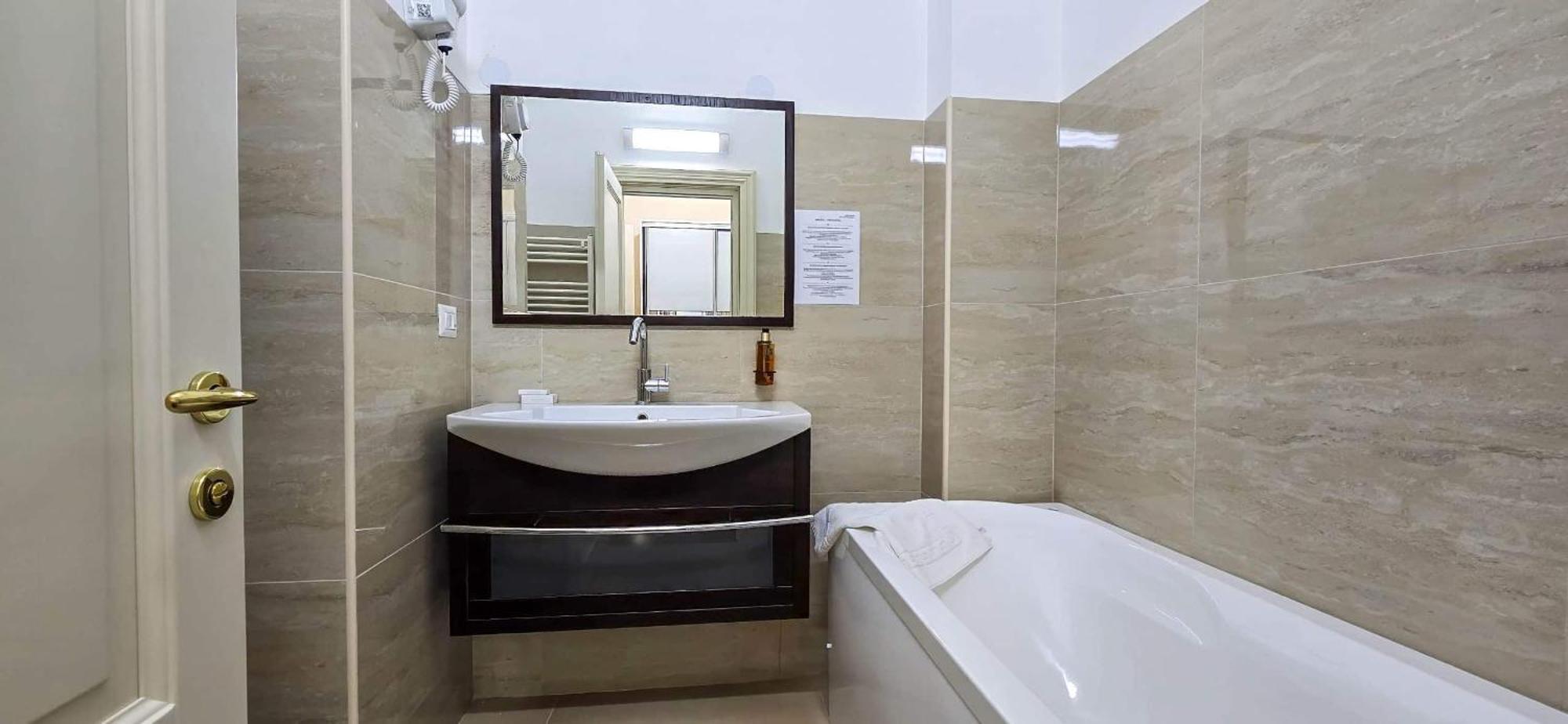 Green Park Boutique Hotel ฟอคชานิ ภายนอก รูปภาพ