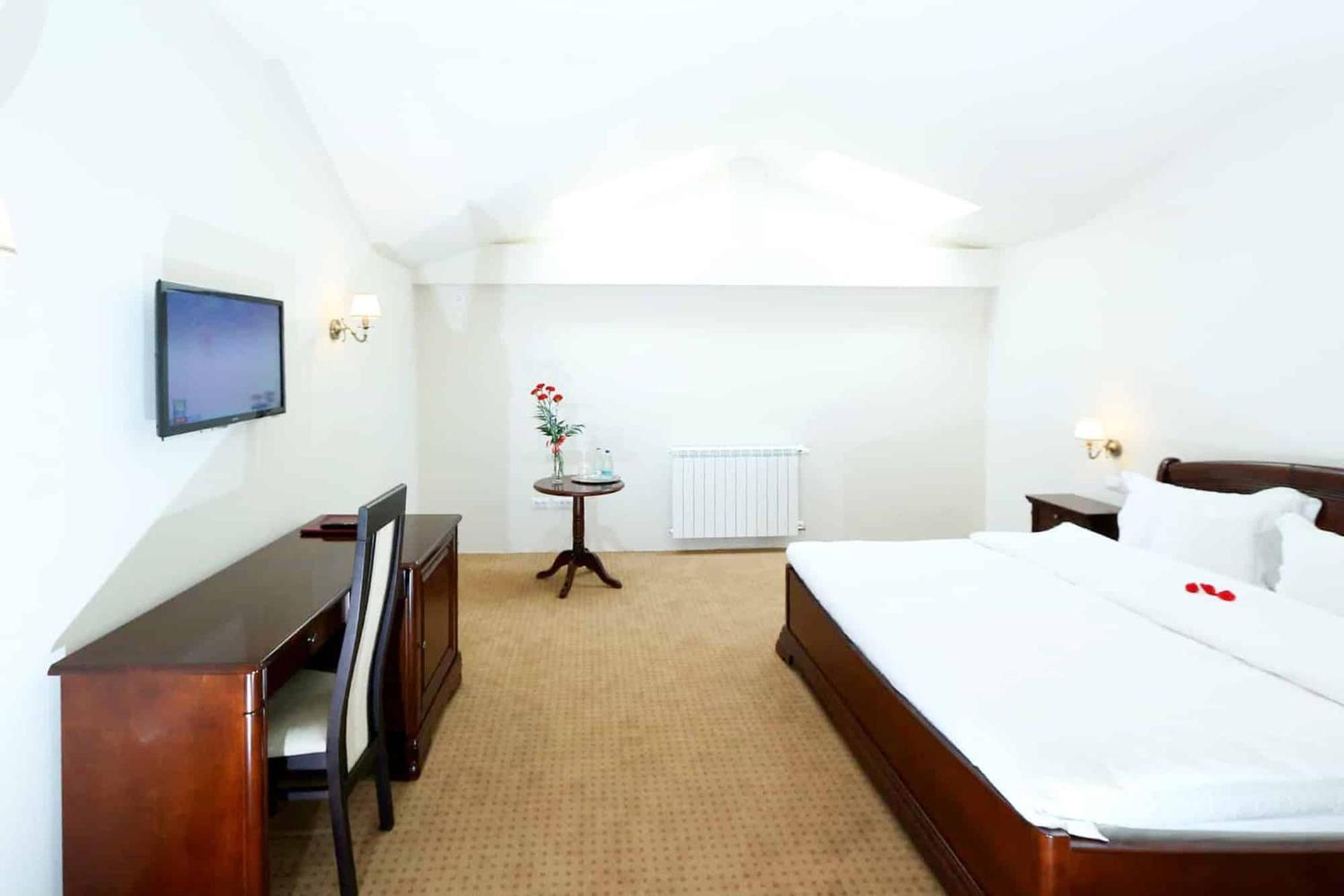 Green Park Boutique Hotel ฟอคชานิ ภายนอก รูปภาพ