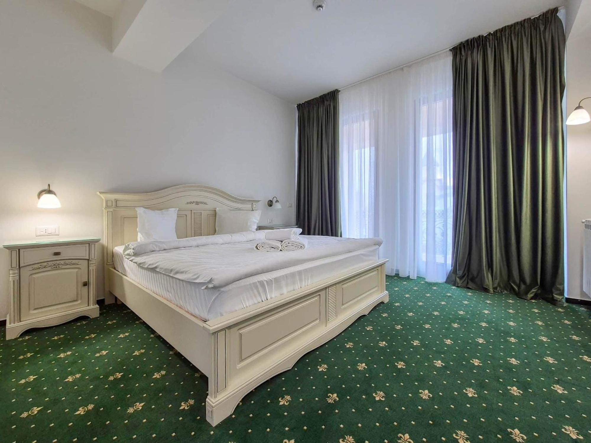 Green Park Boutique Hotel ฟอคชานิ ภายนอก รูปภาพ