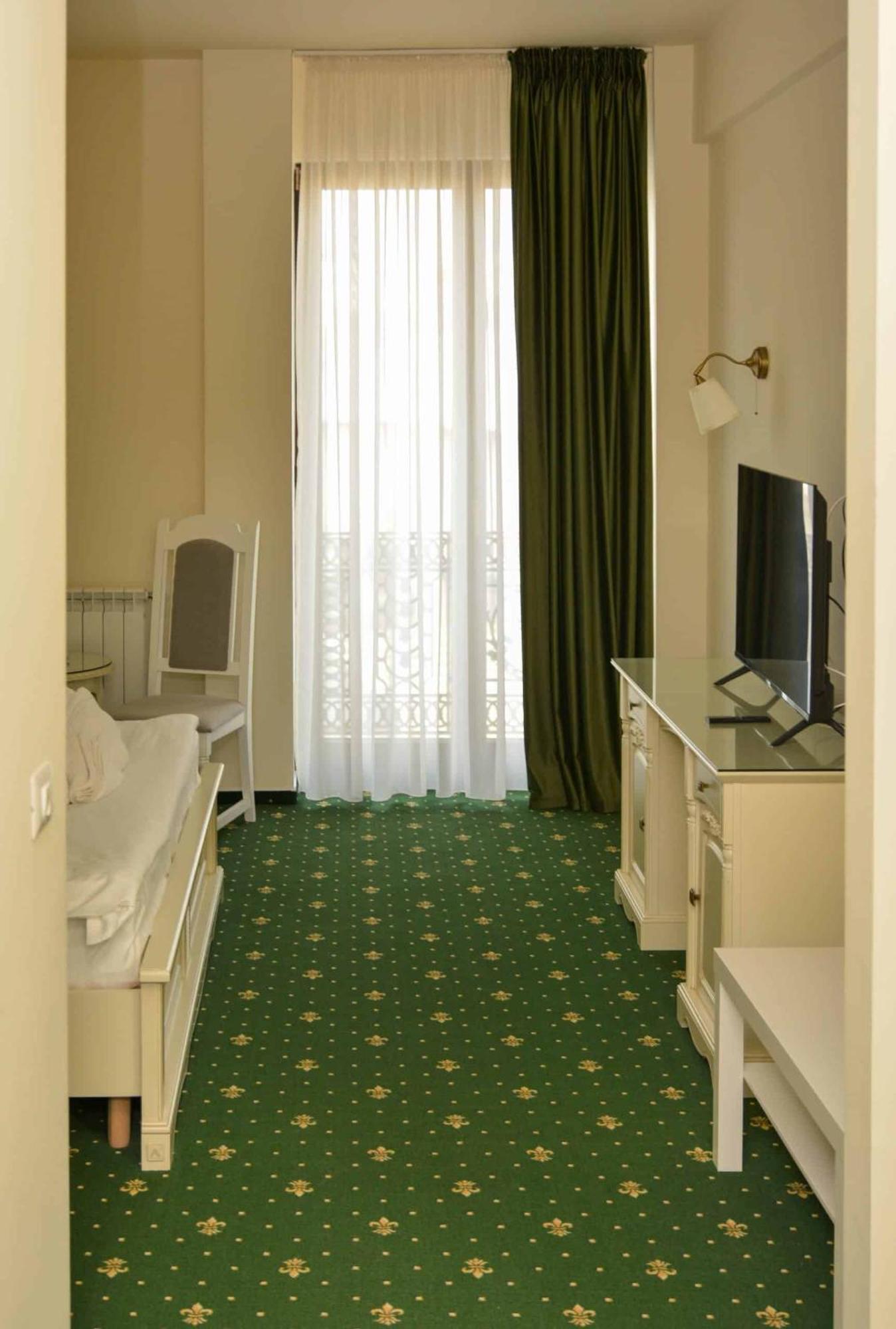 Green Park Boutique Hotel ฟอคชานิ ภายนอก รูปภาพ